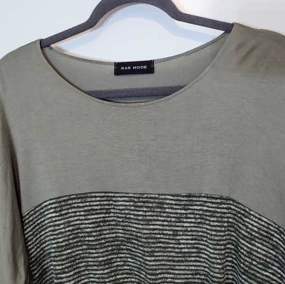 Ray Mode Tunic Top Size Medium Sage Green & White Front Tie Knot Long Sl… - Picture 7 of 8